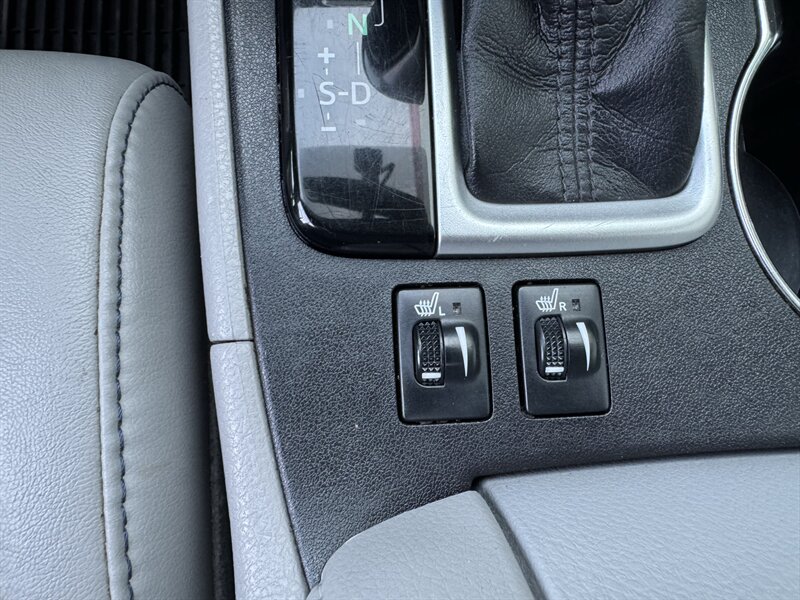 2016 Toyota Highlander XLE - Photo 15 - Seattle, WA 98125