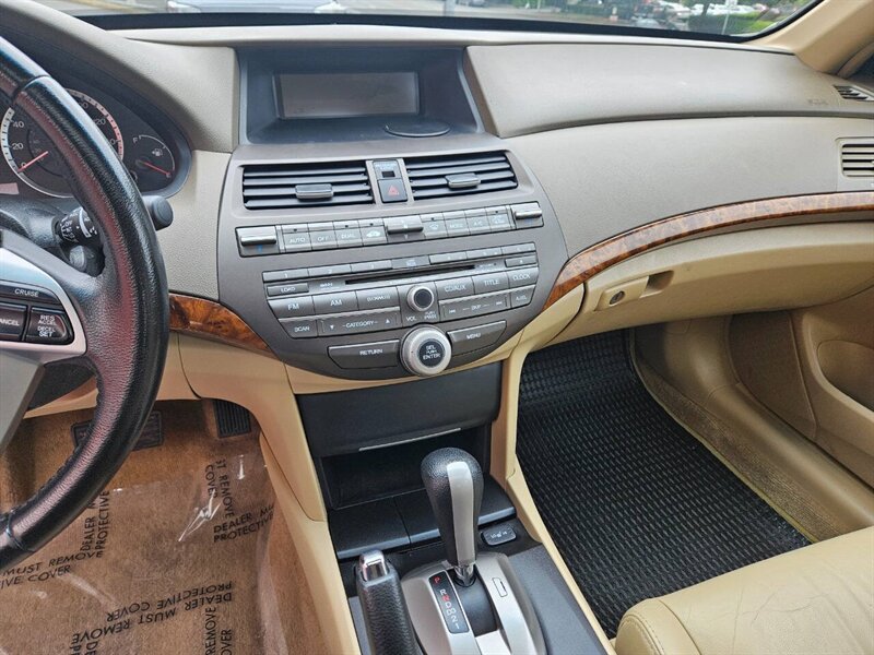 2009 Honda Accord EX L V6 4dr Sedan 5A - Photo 11 - Seattle, WA 98125
