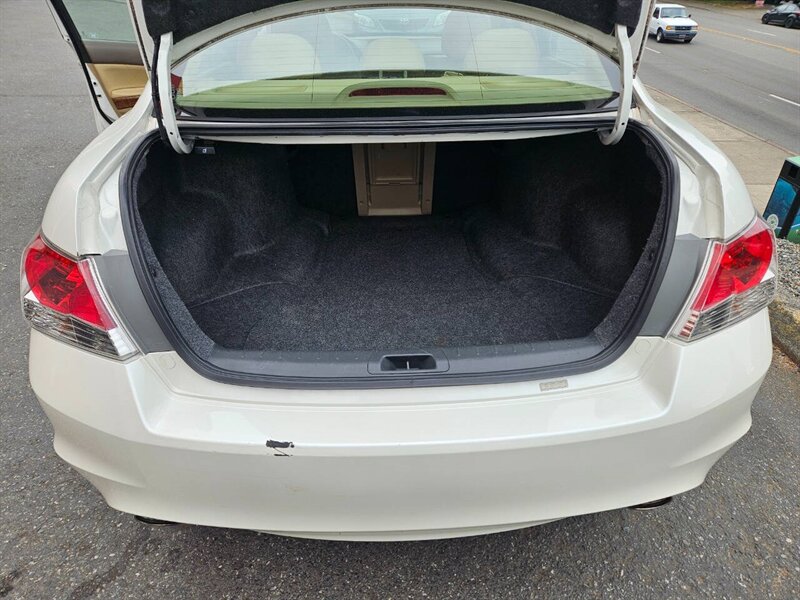 2009 Honda Accord EX L V6 4dr Sedan 5A - Photo 13 - Seattle, WA 98125