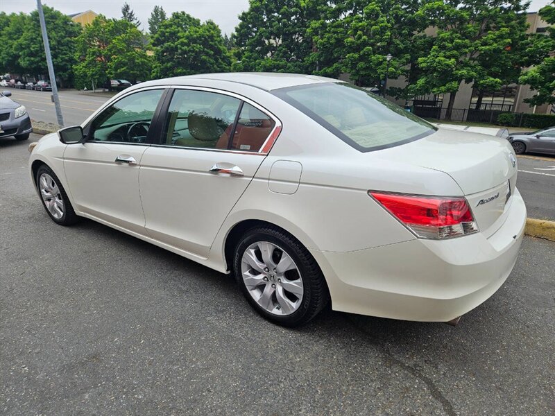 2009 Honda Accord EX L V6 4dr Sedan 5A - Photo 4 - Seattle, WA 98125