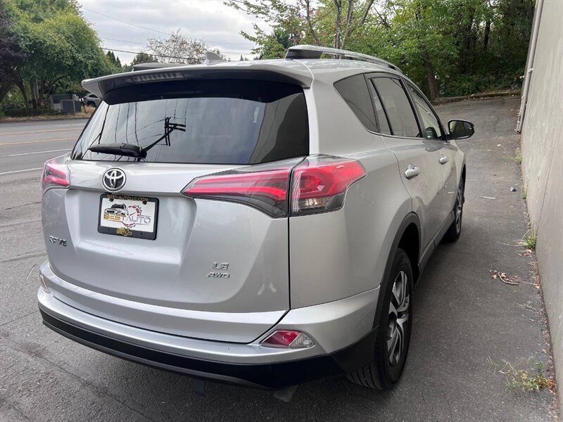 2018 Toyota RAV4 LE AWD 4dr SUV - Photo 6 - Seattle, WA 98125