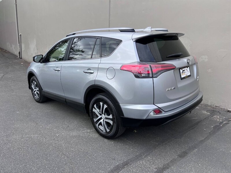 2018 Toyota RAV4 LE AWD 4dr SUV - Photo 4 - Seattle, WA 98125