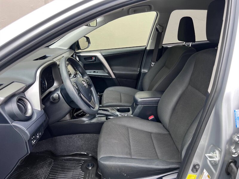2018 Toyota RAV4 LE AWD 4dr SUV - Photo 9 - Seattle, WA 98125