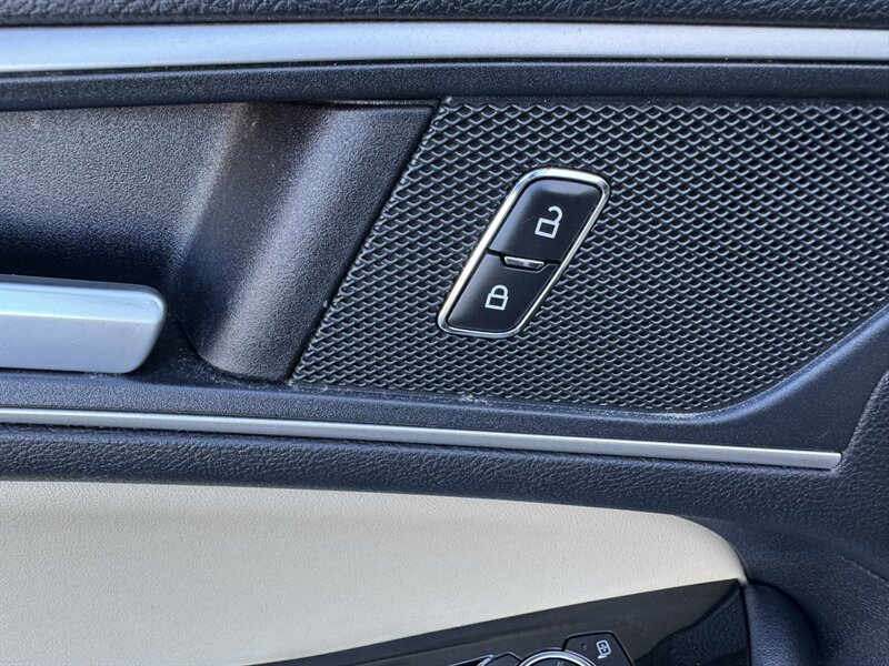 2020 Ford Edge SEL - Photo 9 - Seattle, WA 98125