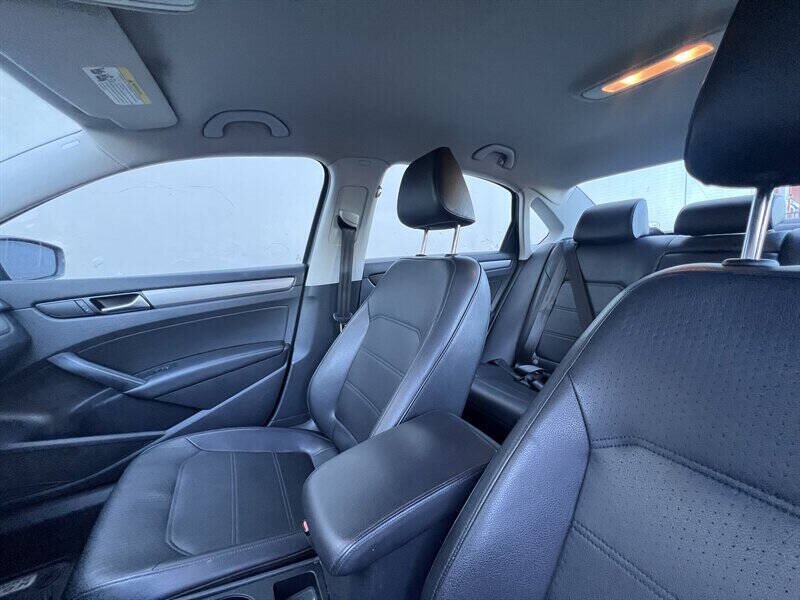 2014 Volkswagen Passat 1.8T S PZEV 4dr Sedan 5M - Photo 16 - Seattle, WA 98125