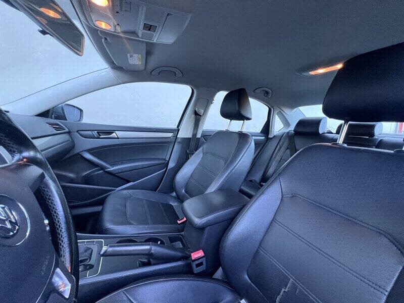 2014 Volkswagen Passat 1.8T S PZEV 4dr Sedan 5M - Photo 10 - Seattle, WA 98125