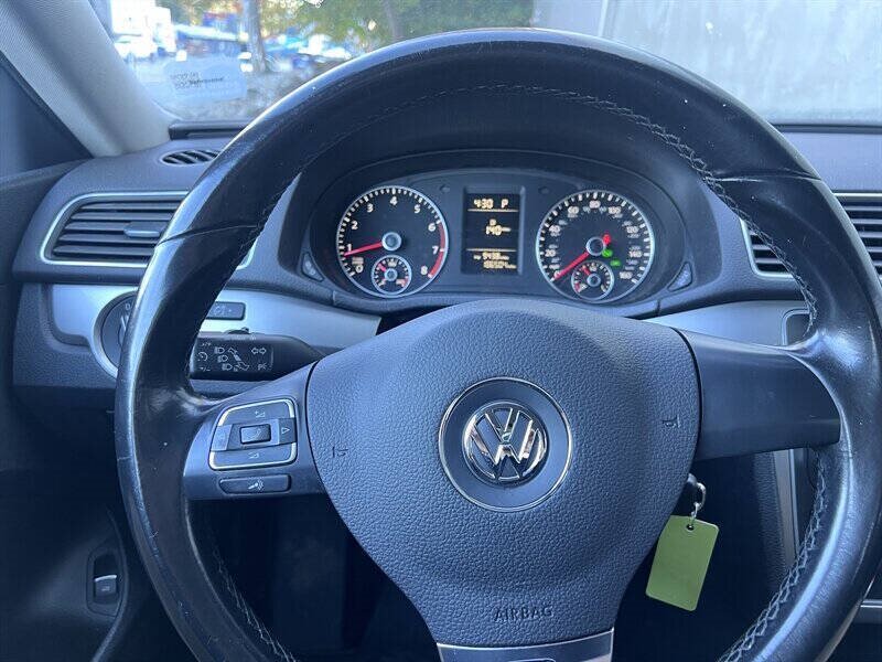 2014 Volkswagen Passat 1.8T S PZEV 4dr Sedan 5M - Photo 14 - Seattle, WA 98125
