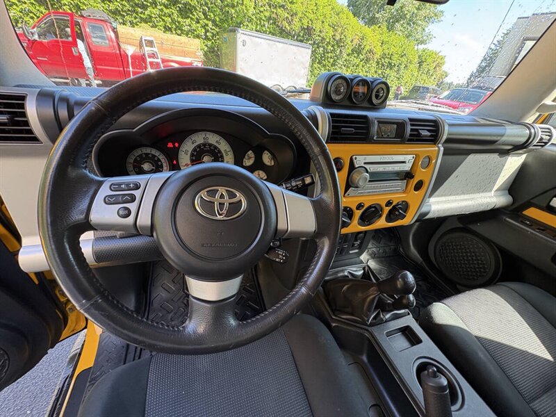 2007 Toyota FJ Cruiser Base 4dr SUV 4WD (4L V6 6M) - Photo 15 - Seattle, WA 98125