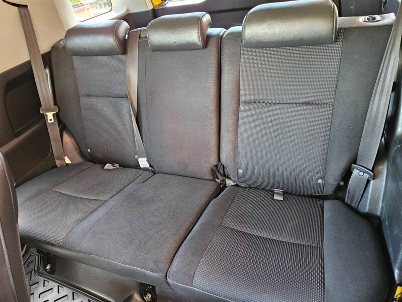 2007 Toyota FJ Cruiser Base 4dr SUV 4WD (4L V6 6M) - Photo 8 - Seattle, WA 98125