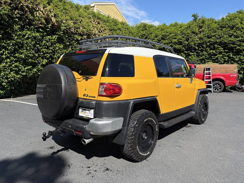2007 Toyota FJ Cruiser Base 4dr SUV 4WD (4L V6 6M) - Photo 10 - Seattle, WA 98125