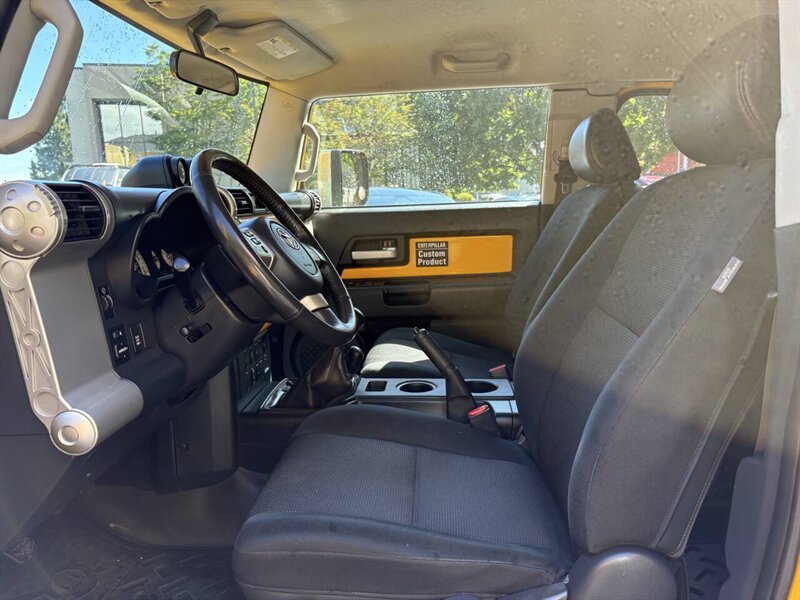 2007 Toyota FJ Cruiser Base 4dr SUV 4WD (4L V6 6M) - Photo 11 - Seattle, WA 98125