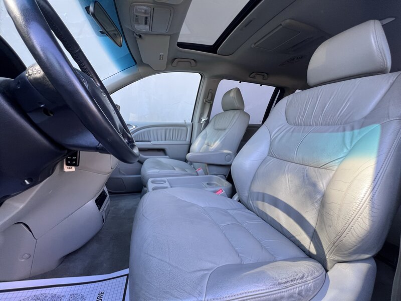 2006 Honda Odyssey EX-L w/DVD - Photo 19 - Seattle, WA 98125