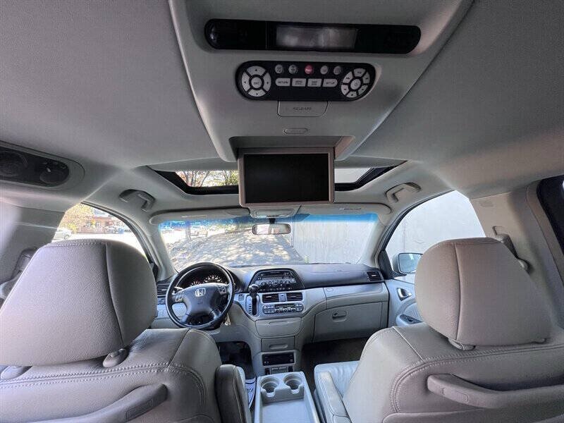 2006 Honda Odyssey EX L w/DVD 4dr Mini Van - Photo 13 - Seattle, WA 98125