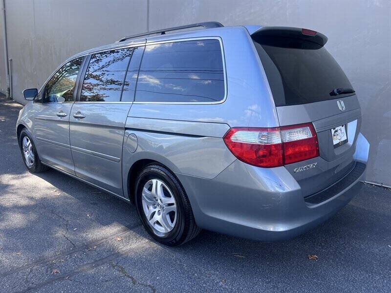 2006 Honda Odyssey EX L w/DVD 4dr Mini Van - Photo 3 - Seattle, WA 98125