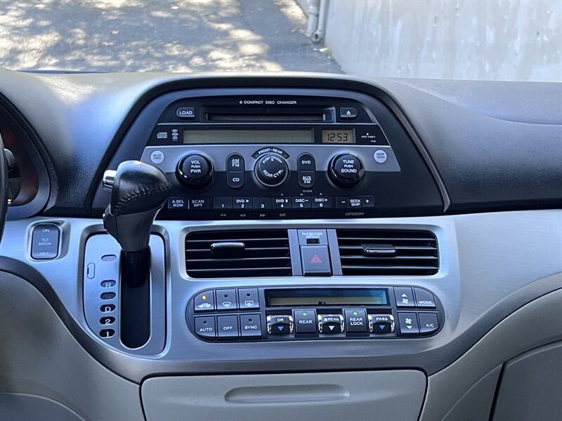 2006 Honda Odyssey EX-L w/DVD - Photo 16 - Seattle, WA 98125