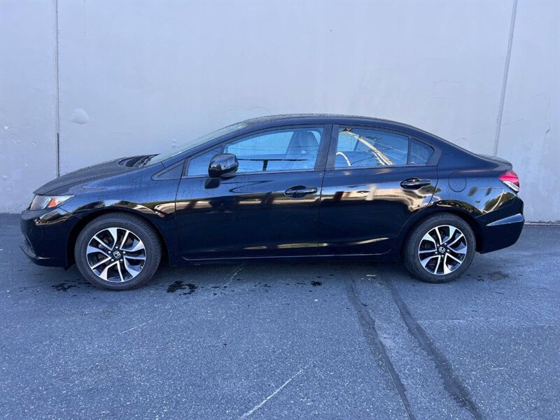 2013 Honda Civic LX 4dr Sedan 5A - Photo 4 - Seattle, WA 98125