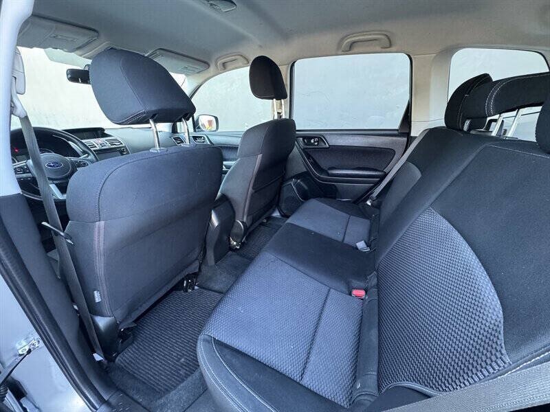 2017 Subaru Forester 2.5i AWD 4dr Crossover CVT - Photo 11 - Seattle, WA 98125