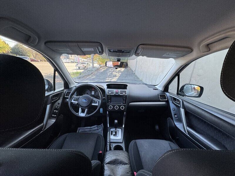 2017 Subaru Forester 2.5i AWD 4dr Crossover CVT - Photo 12 - Seattle, WA 98125