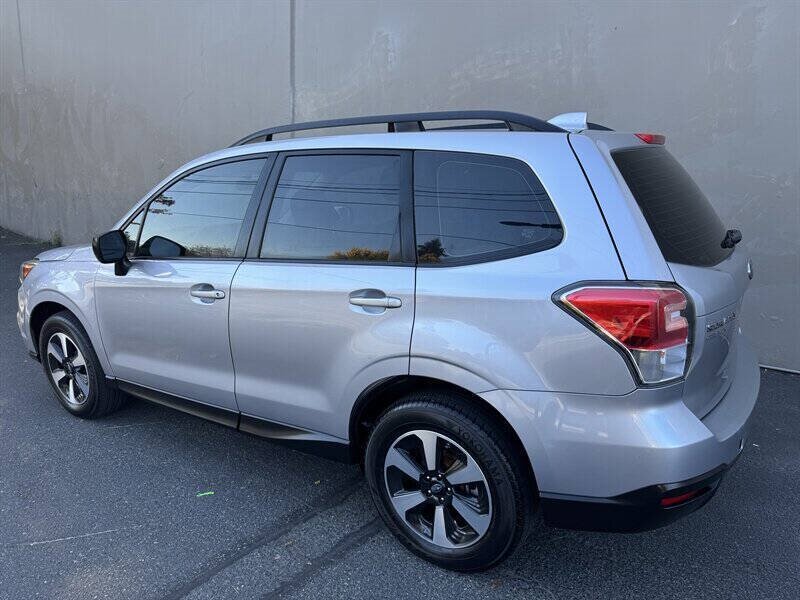 2017 Subaru Forester 2.5i AWD 4dr Crossover CVT - Photo 6 - Seattle, WA 98125