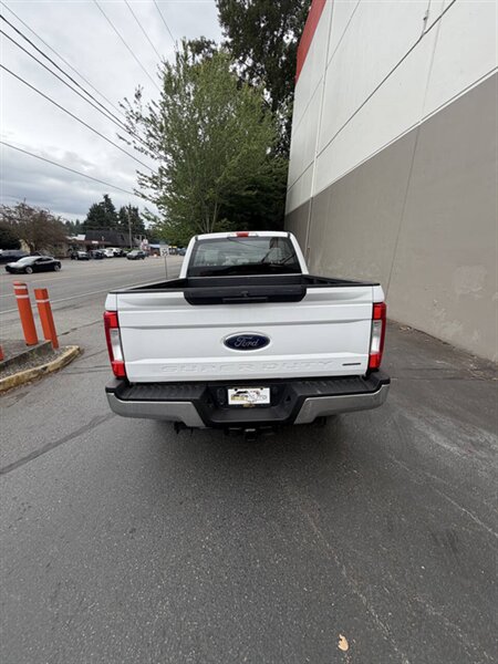 2019 Ford F-350 XLT 4x4 4dr Crew Cab 6.8 ft. SB SRW Pickup - Photo 6 - Seattle, WA 98125