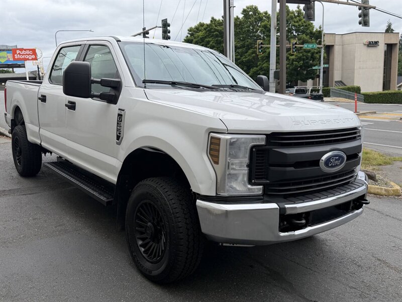 2019 Ford F-350 XLT 4x4 4dr Crew Cab 6.8 ft. SB SRW Pickup - Photo 4 - Seattle, WA 98125
