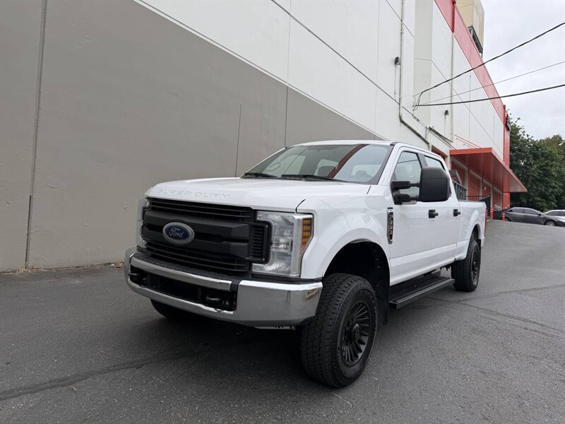 2019 Ford F-350 XLT 4x4 4dr Crew Cab 6.8 ft. SB SRW Pickup - Photo 2 - Seattle, WA 98125