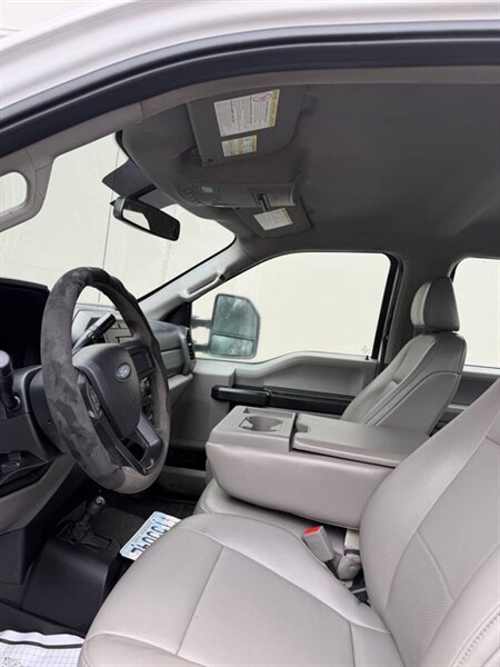 2019 Ford F-350 XLT 4x4 4dr Crew Cab 6.8 ft. SB SRW Pickup - Photo 12 - Seattle, WA 98125