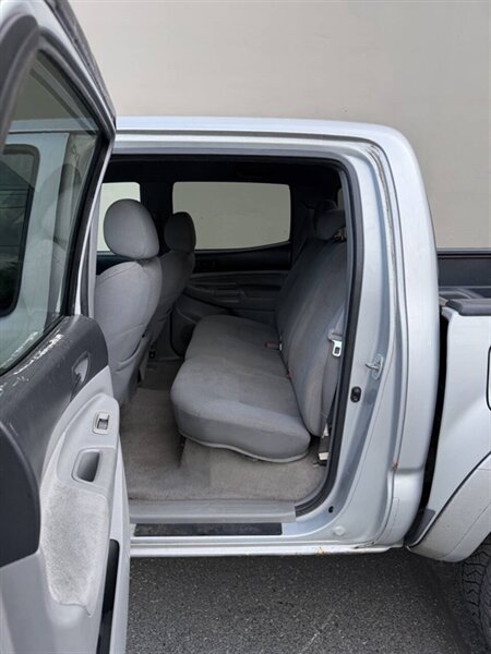 2007 Toyota Tacoma V6 4dr Double Cab 4WD 5.0 ft. SB (4L 5A) - Photo 10 - Seattle, WA 98125