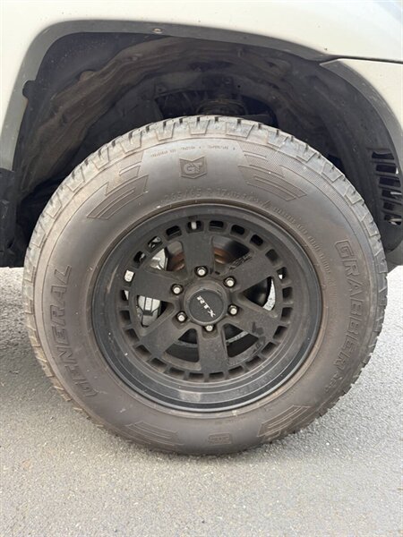 2007 Toyota Tacoma V6 4dr Double Cab 4WD 5.0 ft. SB (4L 5A) - Photo 6 - Seattle, WA 98125