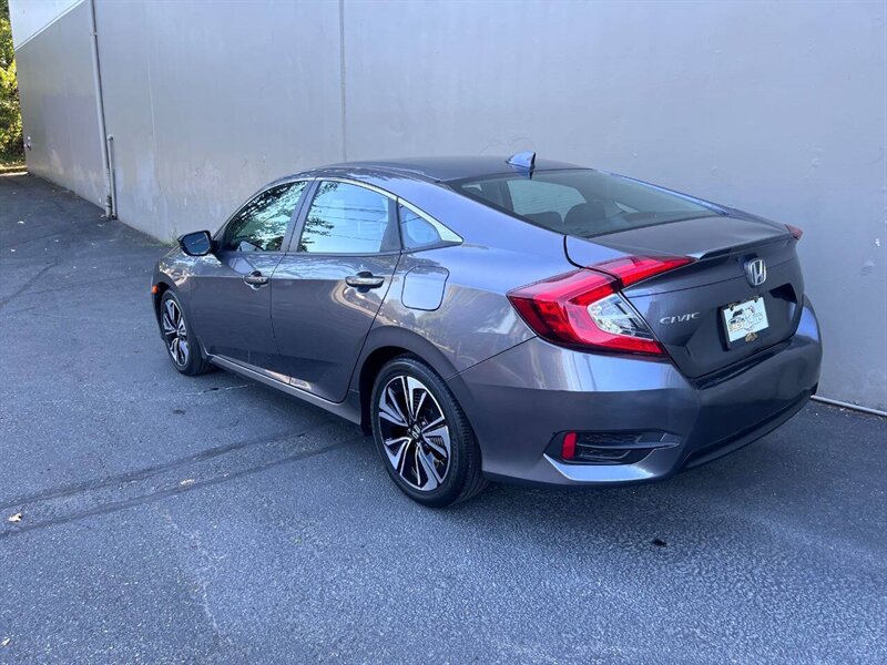 2017 Honda Civic EX T 4dr Sedan CVT - Photo 4 - Seattle, WA 98125