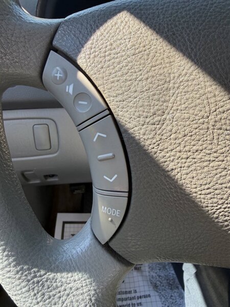 2005 Toyota Sienna CE 7 Passenger 4dr Mini Van - Photo 15 - Seattle, WA 98125