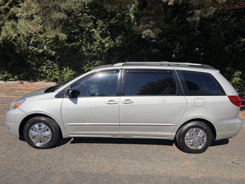 2005 Toyota Sienna CE 7 Passenger 4dr Mini Van - Photo 3 - Seattle, WA 98125