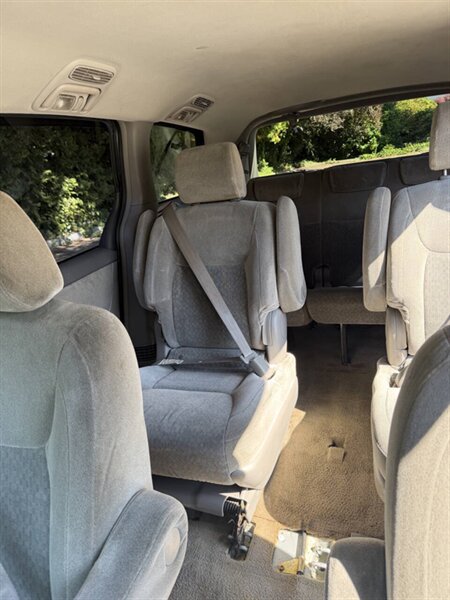 2005 Toyota Sienna CE 7 Passenger 4dr Mini Van - Photo 12 - Seattle, WA 98125