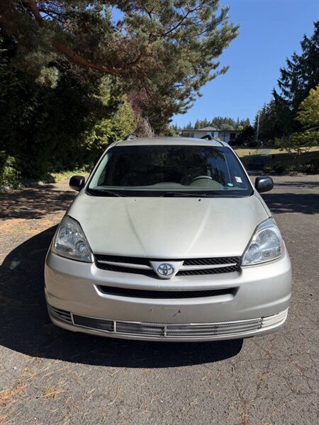 2005 Toyota Sienna CE 7 Passenger 4dr Mini Van - Photo 5 - Seattle, WA 98125