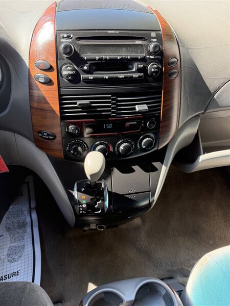 2005 Toyota Sienna CE 7 Passenger 4dr Mini Van - Photo 14 - Seattle, WA 98125