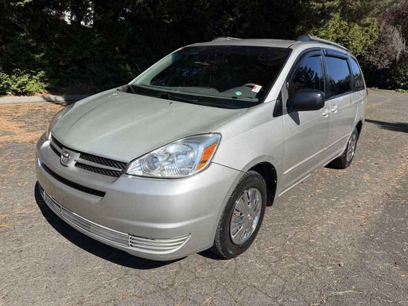 2005 Toyota Sienna CE 7 Passenger 4dr Mini Van - Photo 2 - Seattle, WA 98125