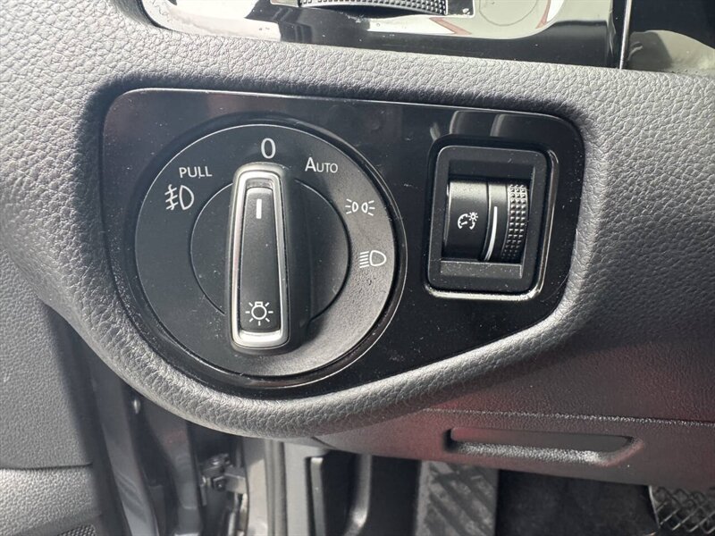 2015 Volkswagen Golf TSI S 4dr Hatchback 6A - Photo 19 - Seattle, WA 98125