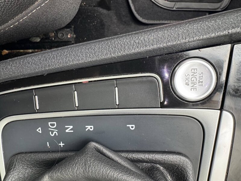 2015 Volkswagen Golf TSI S 4dr Hatchback 6A - Photo 11 - Seattle, WA 98125