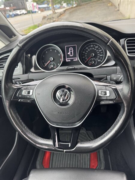 2015 Volkswagen Golf TSI S 4dr Hatchback 6A - Photo 10 - Seattle, WA 98125