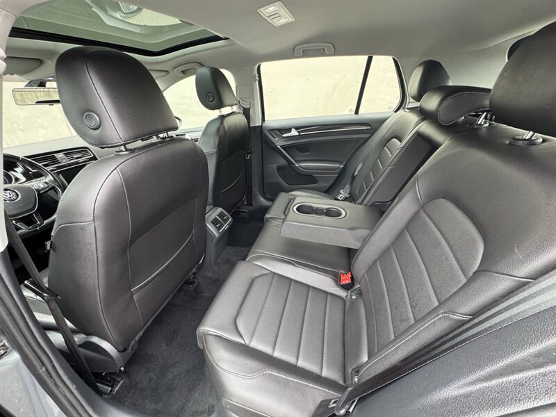 2015 Volkswagen Golf TSI S 4dr Hatchback 6A - Photo 12 - Seattle, WA 98125