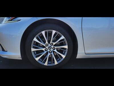 2019 Lexus ES 350 - Photo 9 - Bakersfield, CA 93312