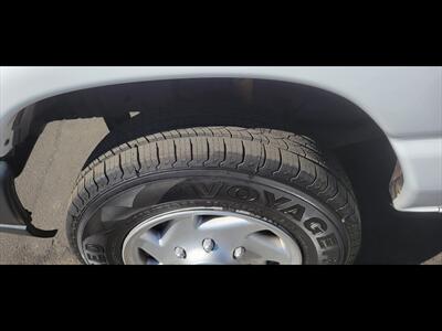 2013 Ford E-Series Van E-150 - Photo 11 - Bakersfield, CA 93312