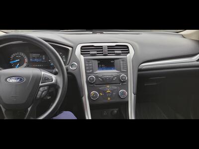 2018 Ford Fusion SE - Photo 11 - Bakersfield, CA 93312