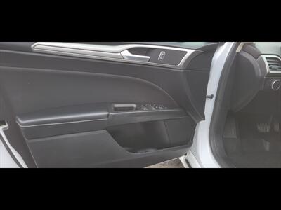 2018 Ford Fusion SE - Photo 9 - Bakersfield, CA 93312