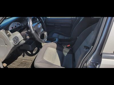 2005 Ford Explorer Sport Trac XLT - Photo 8 - Bakersfield, CA 93312