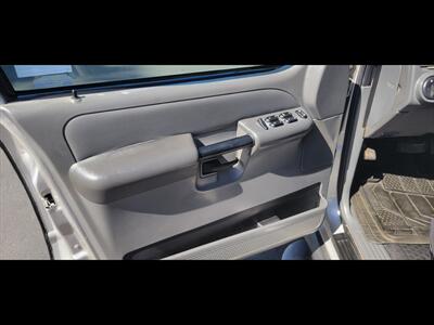2005 Ford Explorer Sport Trac XLT - Photo 9 - Bakersfield, CA 93312