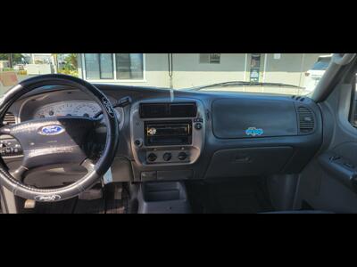 2005 Ford Explorer Sport Trac XLT - Photo 10 - Bakersfield, CA 93312