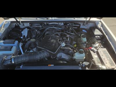 2005 Ford Explorer Sport Trac XLT - Photo 13 - Bakersfield, CA 93312