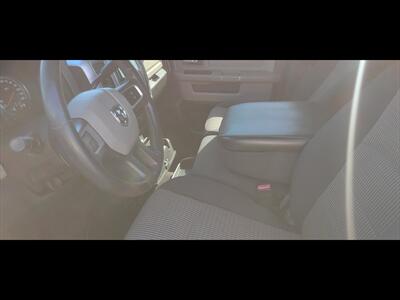 2010 Dodge Ram 1500 SLT   - Photo 10 - Bakersfield, CA 93312
