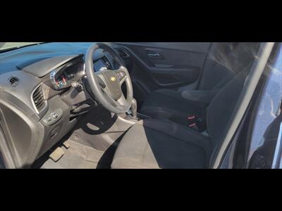 2018 Chevrolet Trax LS   - Photo 7 - Bakersfield, CA 93312